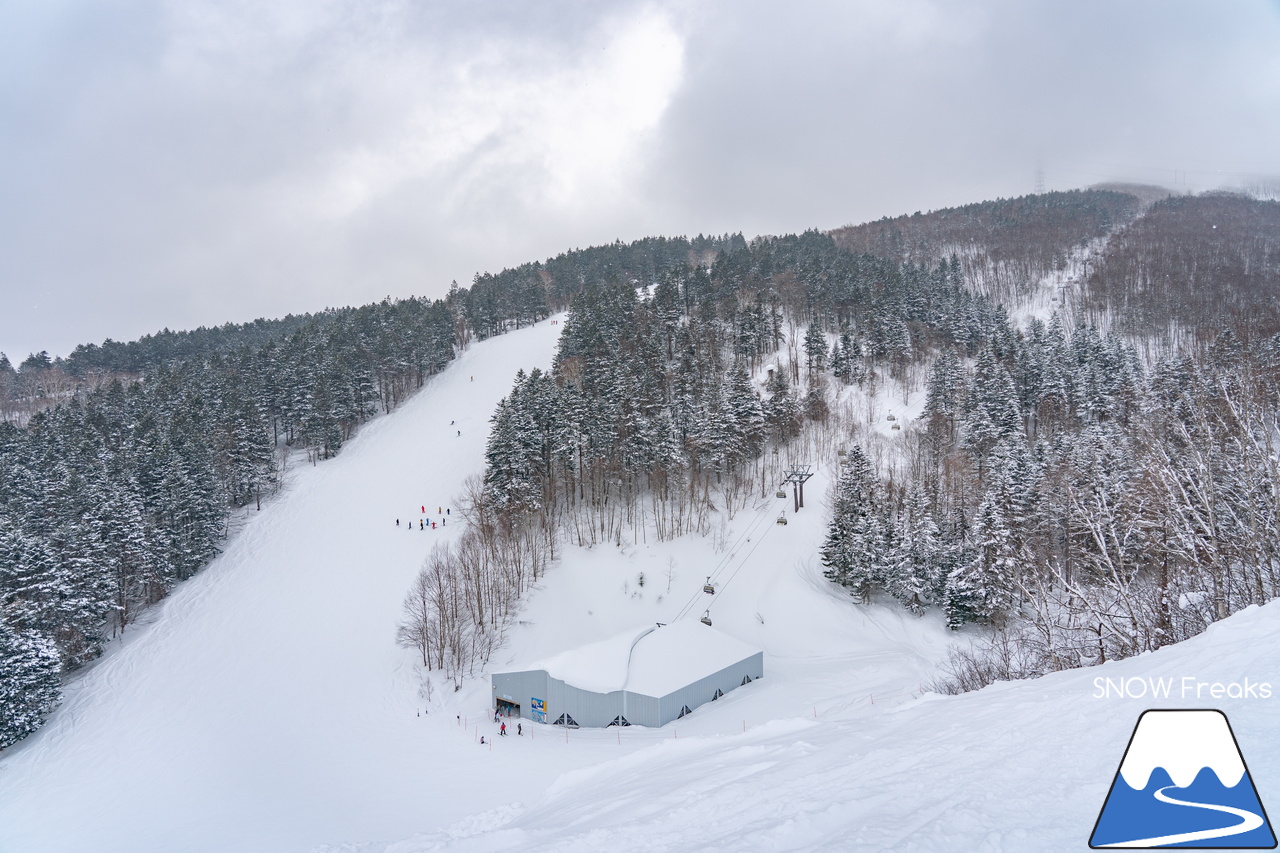 ルスツリゾート｜Mt.イゾラは、驚きの積雪量！春シーズンも広大な滑走エリアを楽しみましょう♪